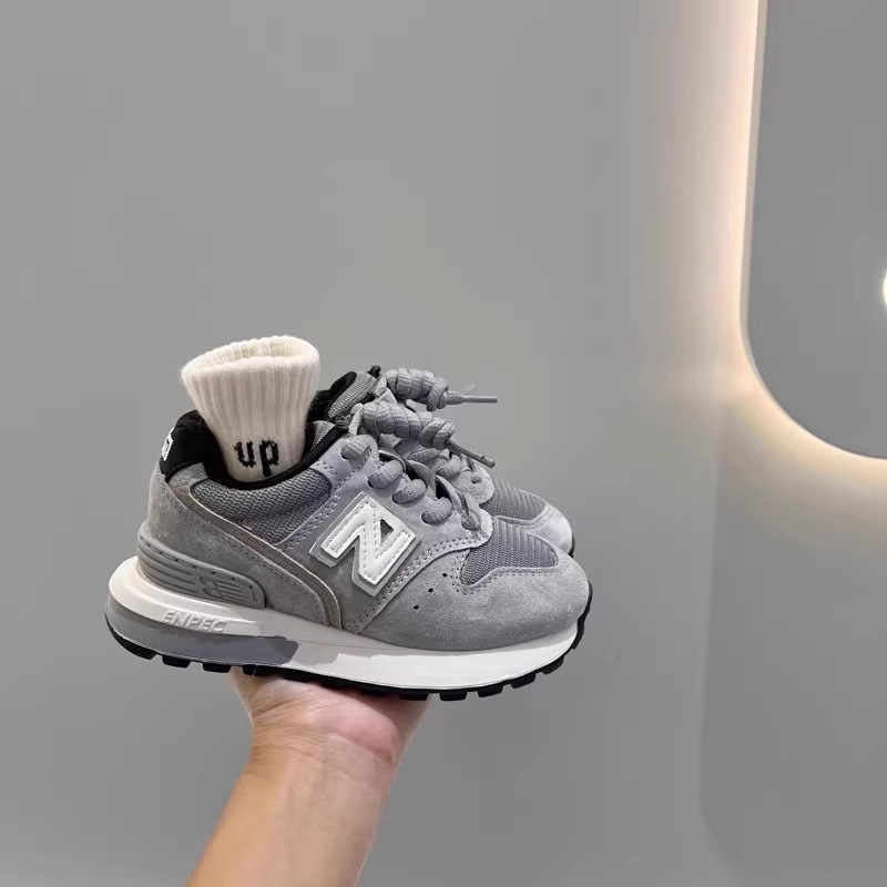 New Free shipping designer shoes for kids running shoes grey pink Fashionable and versatile outdoor sneakers sport shoes