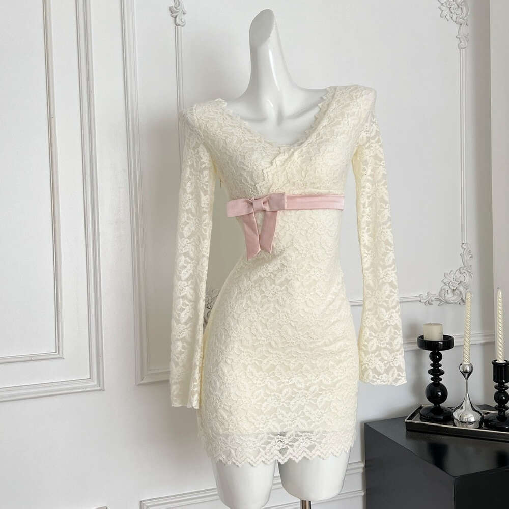 French ladies' elegant color blocked lace cross V-neck long sleeved dress suitable for women's slim fit dress