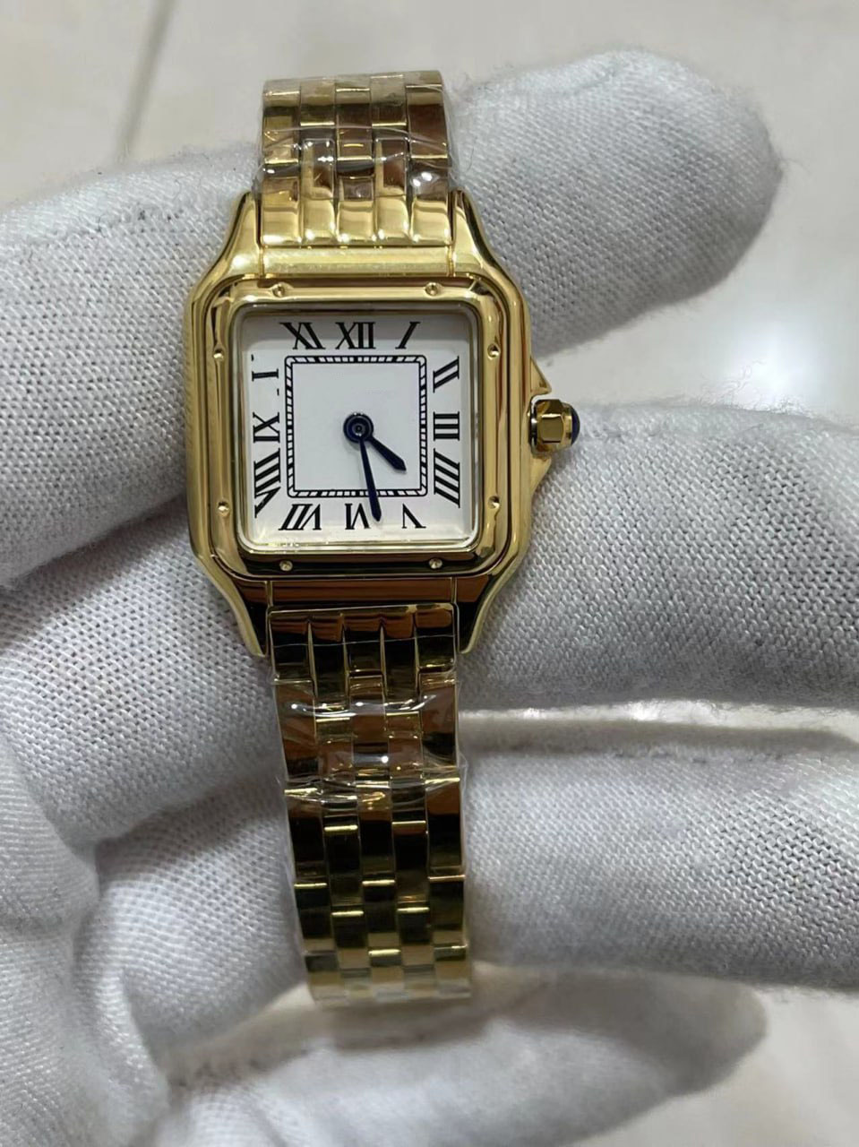 2025 high quality Womens Watch quartz white dial Wristwatches golden Stainless Steel Strap watch