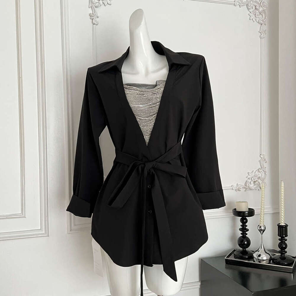 Designer French fashion slim fit women's 2026 new lace patchwork low neck long sleeved shirt