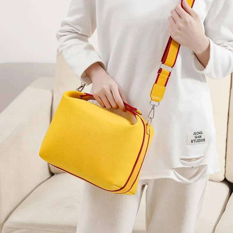 Large Capacity Canvas Makeup Handheld Single Shoulder Travel Convenient Wash Storage Dumpling Bag Crossbody Design XJ260310