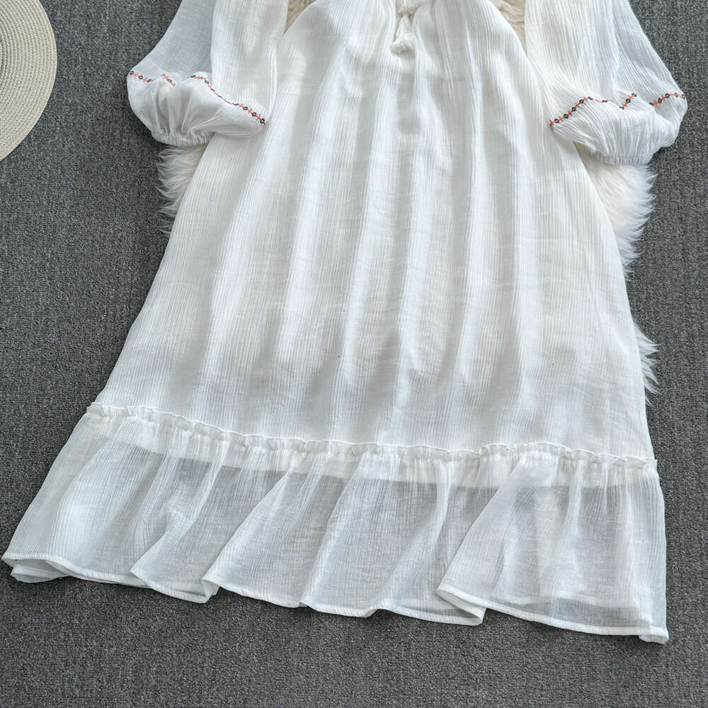 French retro embroidery ethnic style lantern long sleeved round neck waist slimming A-line skirt art first love