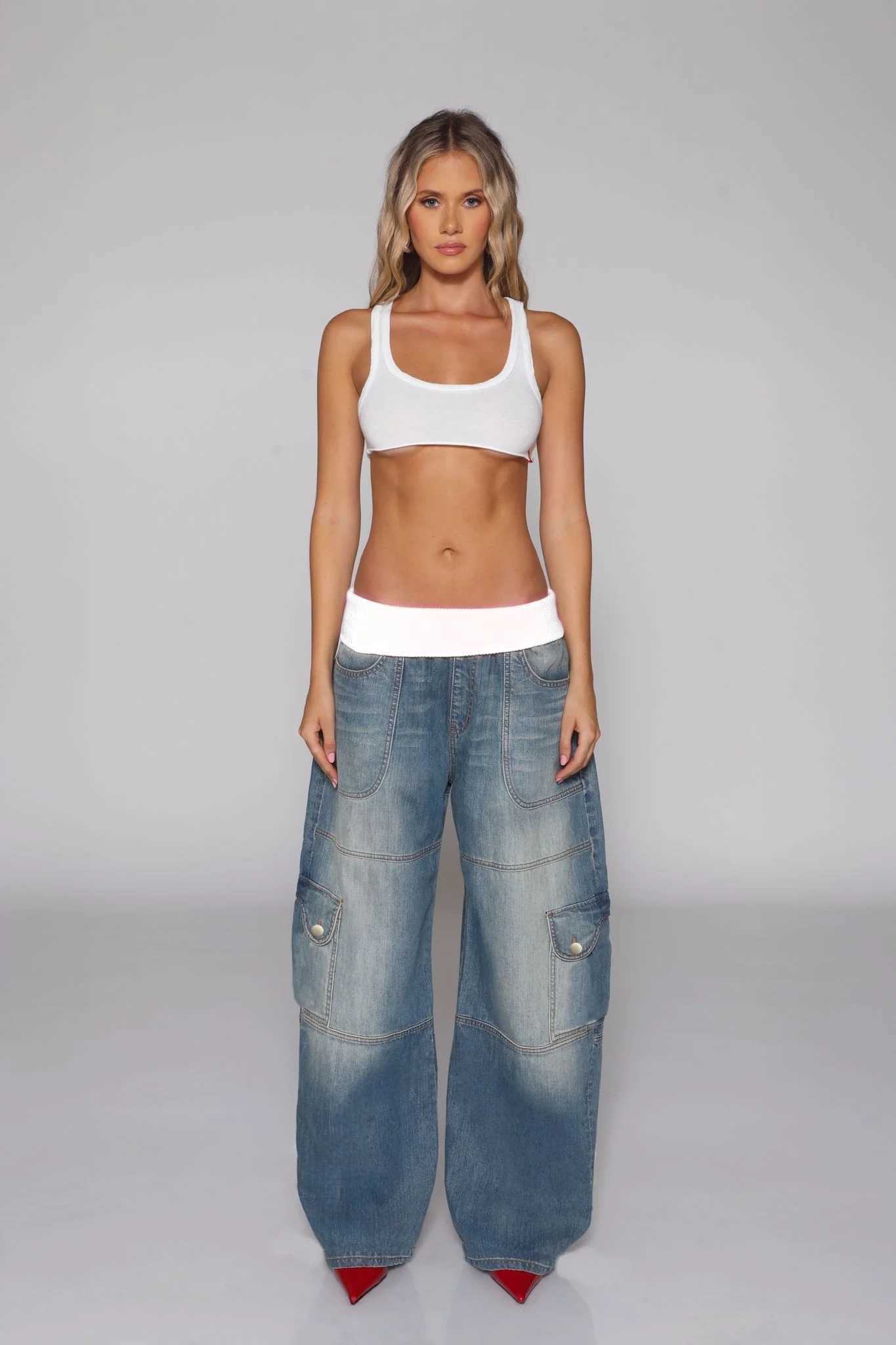 American-style vintage distressed high-waisted denim womens long pants for the 2025 autumn season M260310