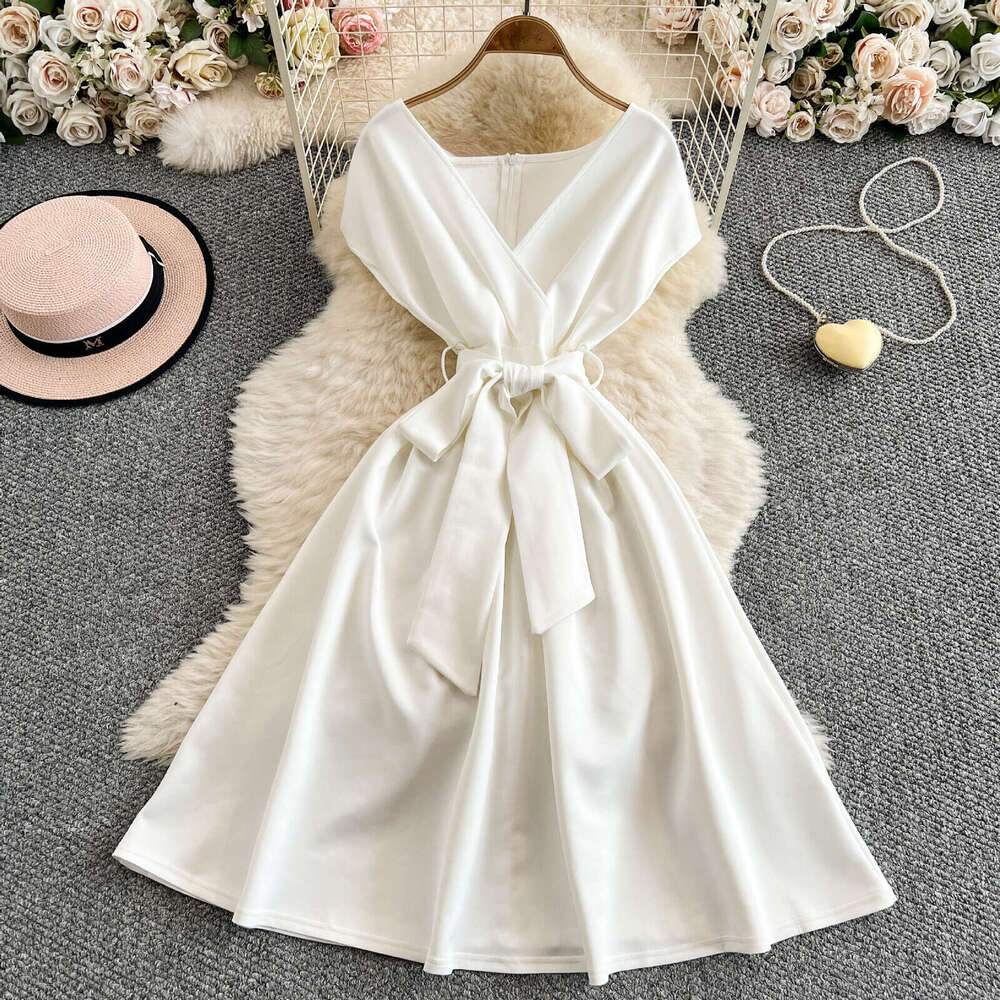 Women's cross-border elegant green satin V-neck short sleeved dress, summer new style, waist cinching, slim fit, wide hem