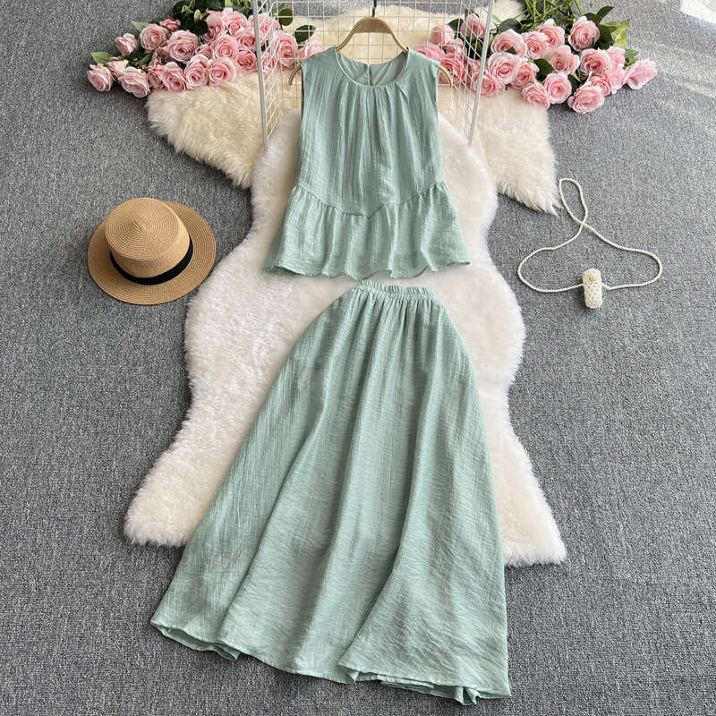 2026 Designer Gentle Style Women's Two Piece French Sweet Loose Sleeveless Top High Waist Slimming Trumpet Skirt