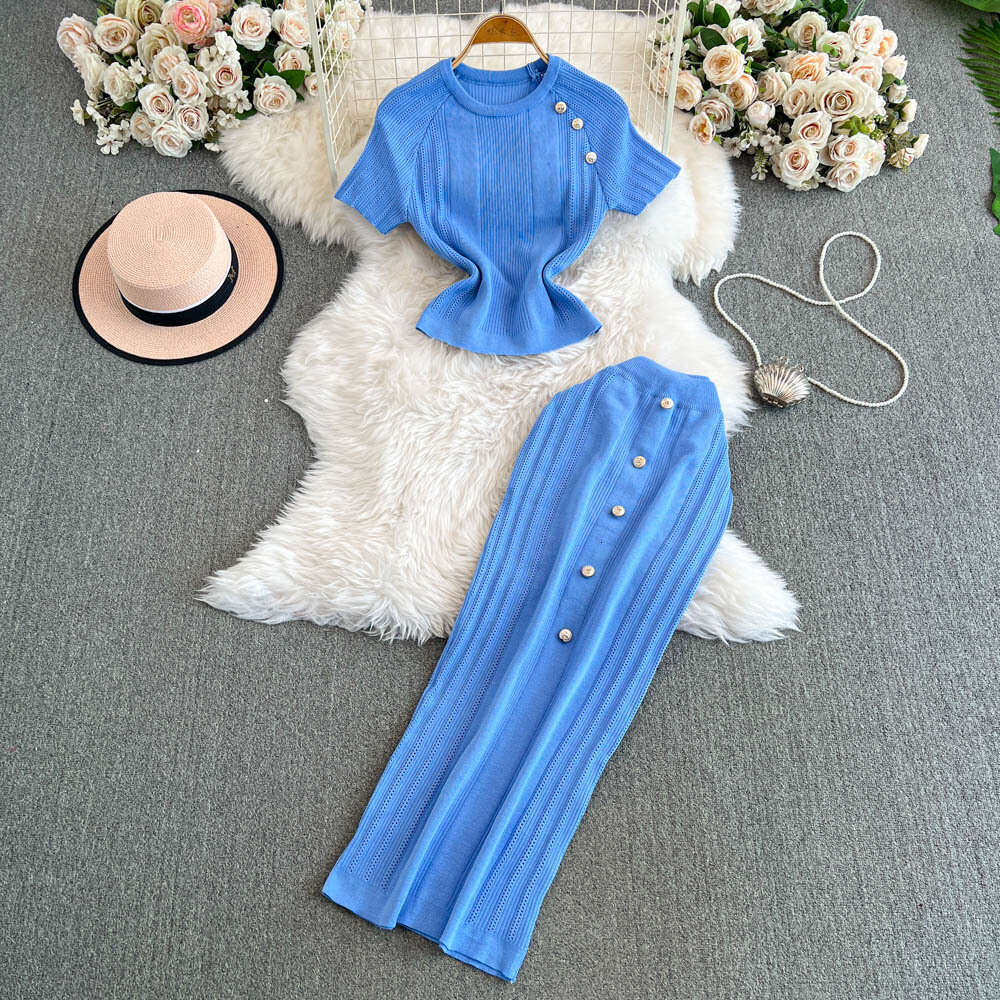 2026 designer high-end European fashion short sleeved petite figure ice silk knitted top high waisted skirt