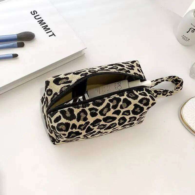 Leopard Print Makeup Bags Pen High Quality WOMEN'S Large Capacity Pillow Bag Portable Storage Handbag Free Shipping XJ260310
