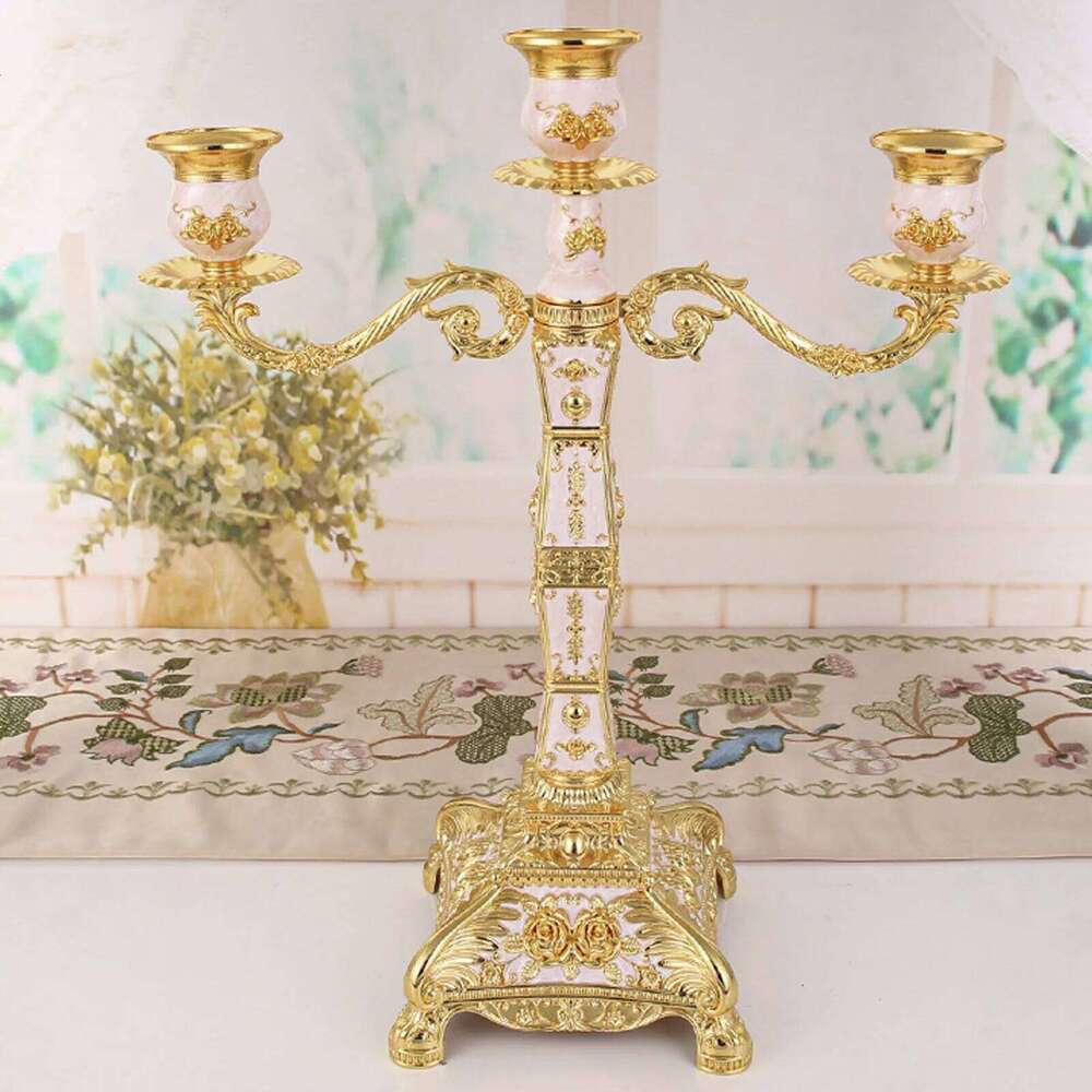 Metal Arms Candelabra European Style Retro Candlestick Romantic Candle Holder Decoration For Wedding Dinner Party H260310