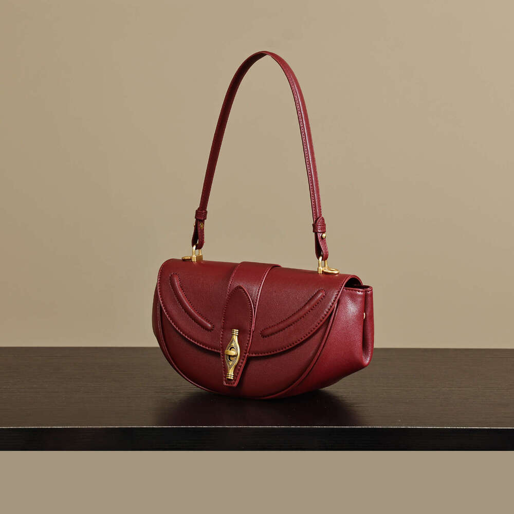 Luxury Shoulder Bags Totes Hobo HHJBAG High End Vintage Women Versatile Square For Autumn And Winter Niche Design Single Shoulder Crossbody Small Bag 