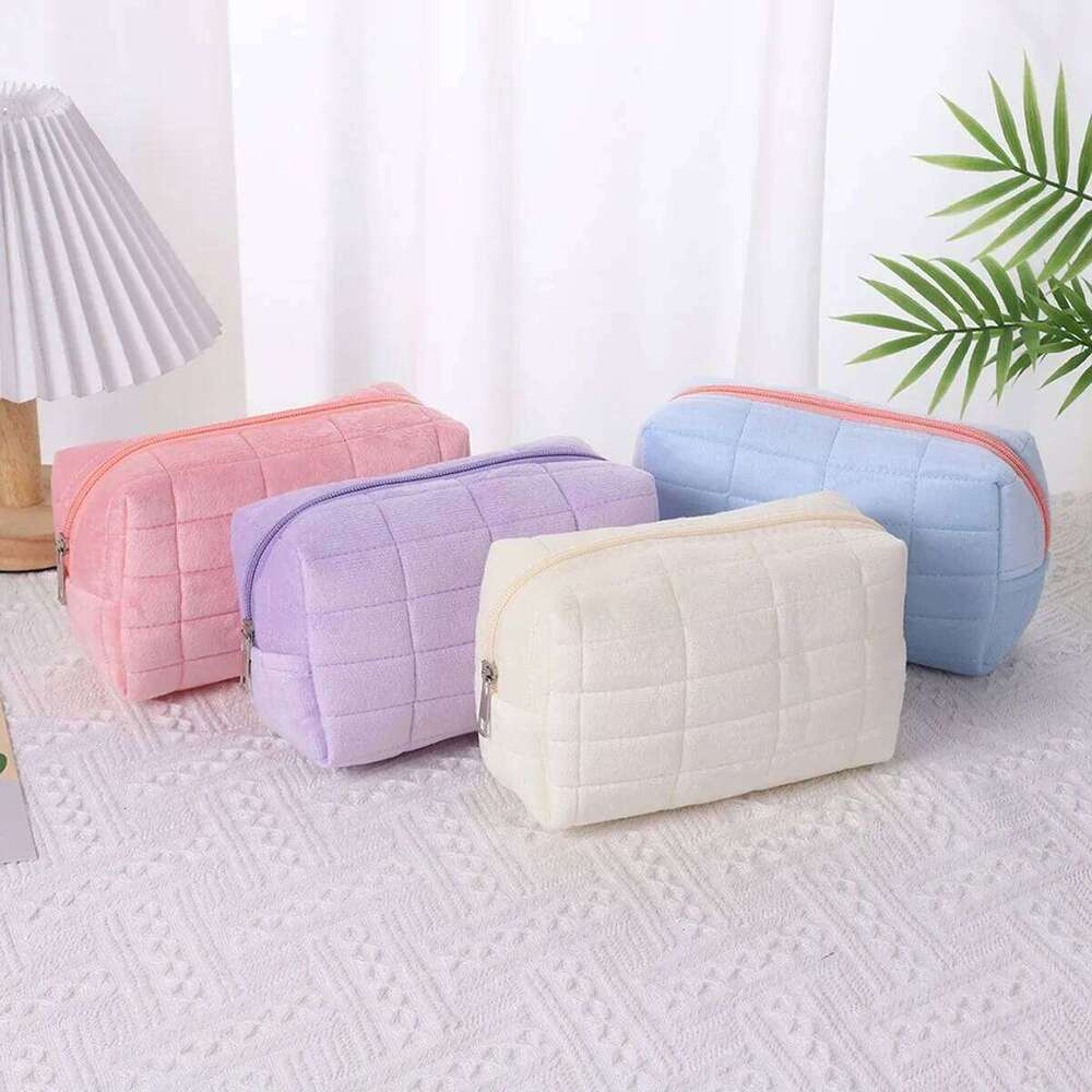 Plush cute girl makeup pillow storage, high-end sense, large capacity bag, simple and lightweight travel storage XJ260310