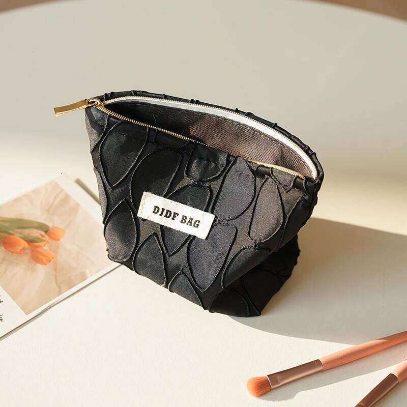 Women's Makeup Small Black High-quality Cosmetics Lipstick Loose Change Storage Portable Travel Cloth Bag Clutch Ins XJ260310