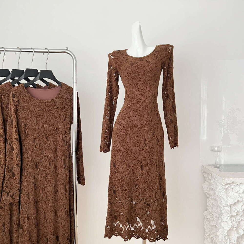 Designer's French retro style lace patchwork long sleeved dress for autumn and winter, slim fit and fashionable long skirt