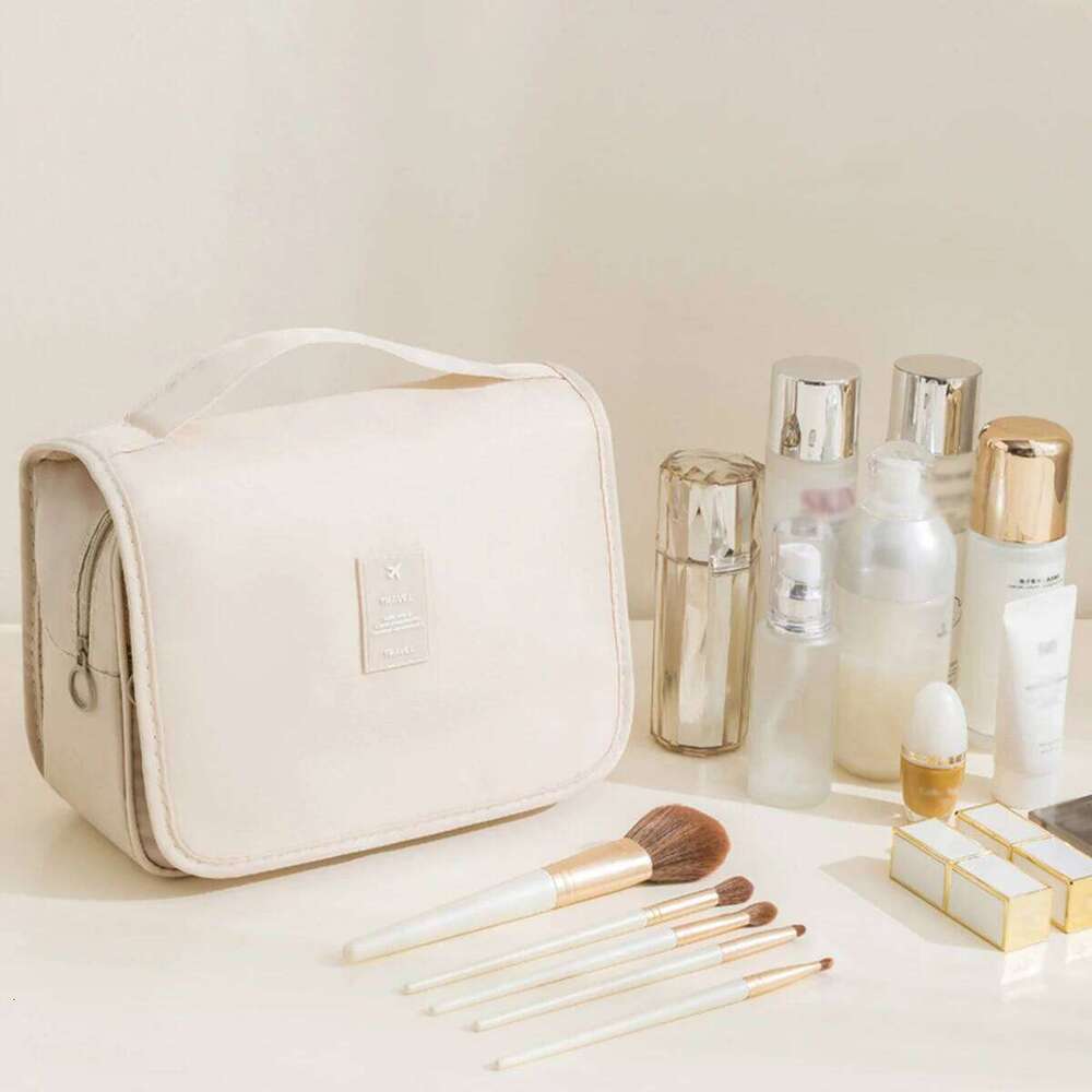 A multi-functional travel bag that can be hung with dry wet separation, a hand-held toiletry and storage bag, one set XJ260310