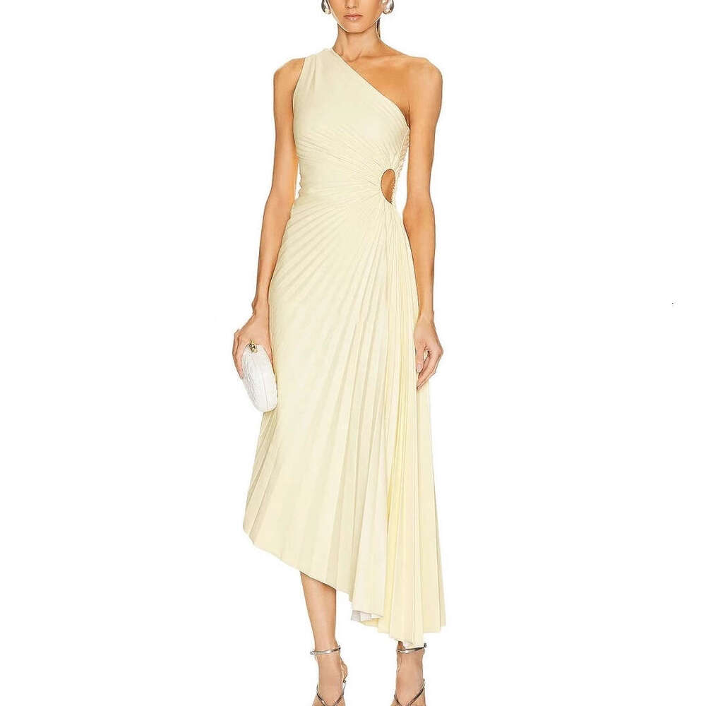 2026 spring and summer European and American niche fashion design goddess sexy one shoulder asymmetrical pleated long skirt