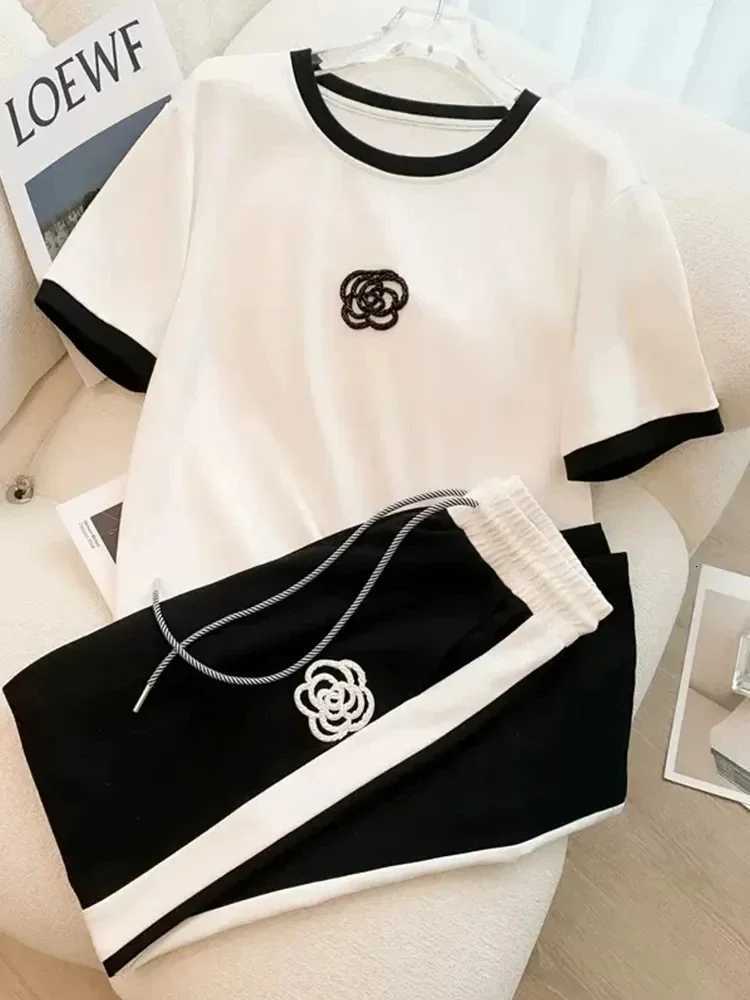 2025 Summer Flowers Short Sleeved T Shirt Pants Suit Women Street Casual Blouse Female Pullover Rose Embroidered 2 Piece SetsT260310