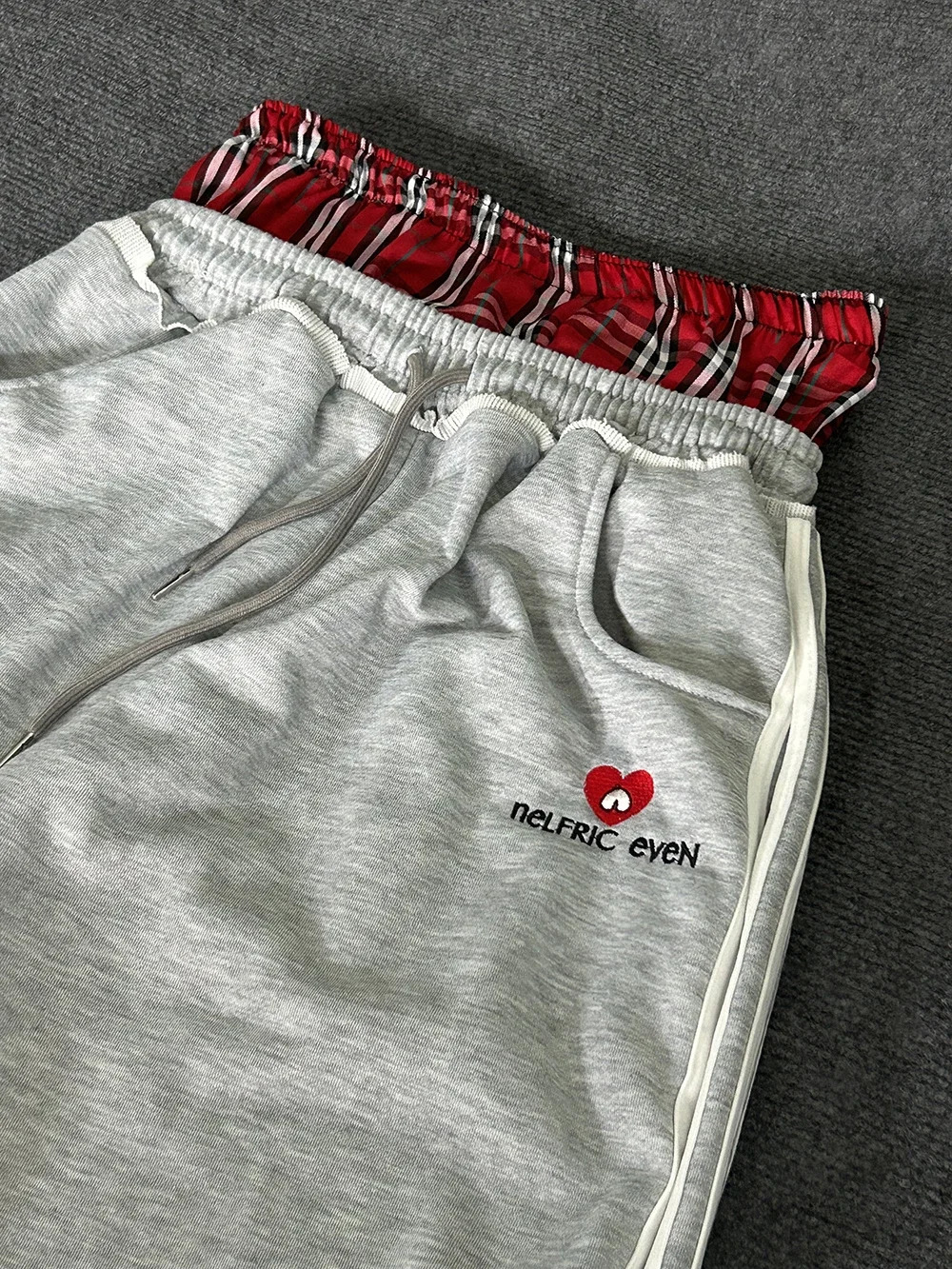 American Retro College Style Loose Fit Two-Piece Set with Double Waist Head Bathroom Pants for Sports Leisure 2026 Fashion 260227