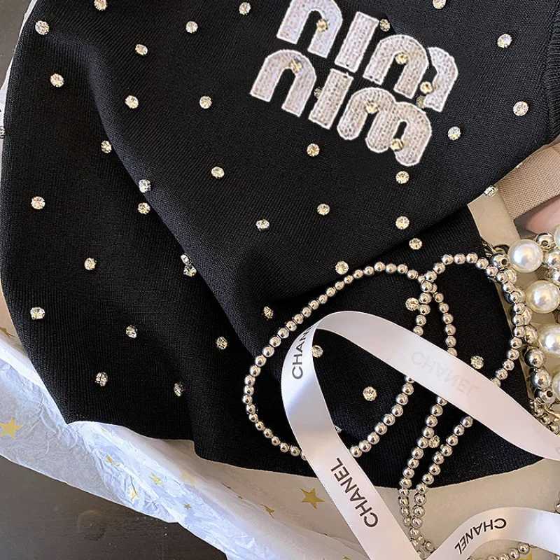 Korean Fashion Luxury Knit Vest Rhinestone Inlay, Slim Fit, Sexy Sleeveless Tank Top for SummerT260310