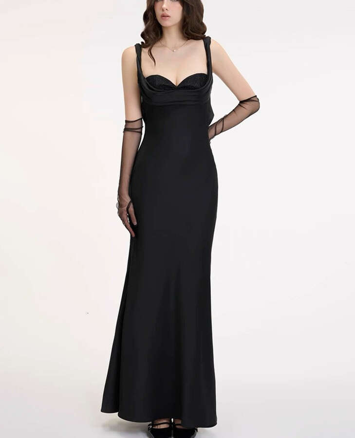 2026 new women's niche design social goddess sexy shoulder strap fake two-piece chest slimming tight mermaid long skirt