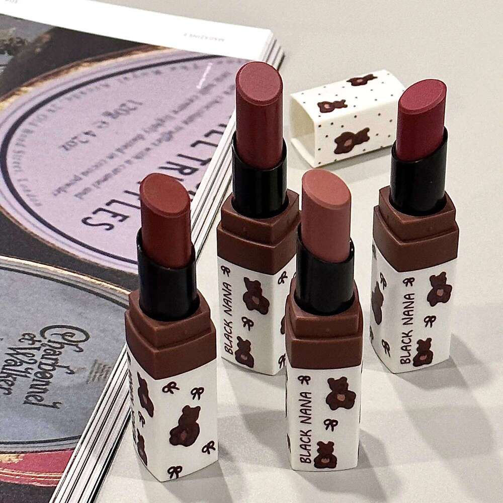 Matte Velvet Lipstick Cute Female Natural Lip Mud Student Party Waterproof and Long Lasting Lipgloss Beauty Makeup Z260310