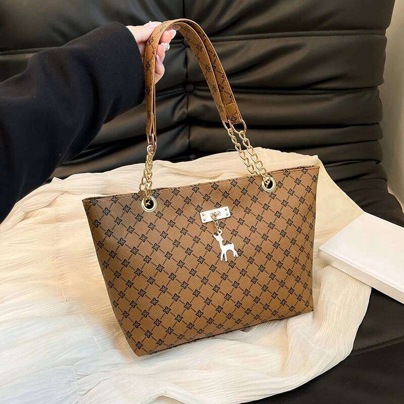 2024 Autumn and Winter New Presbyopic Handbag Shoulder Large Capacity Tote Women's Bag XJ260310