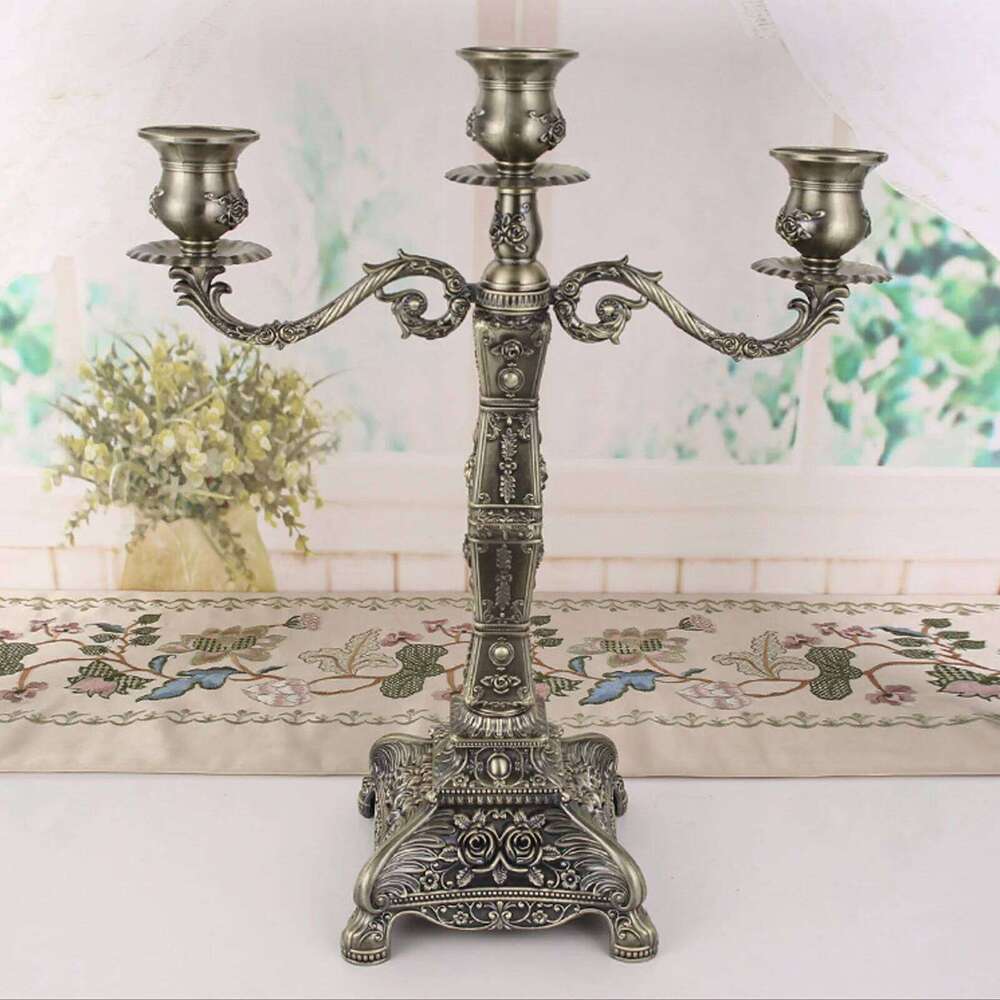 Metal Arms Candelabra European Style Retro Candlestick Romantic Candle Holder Decoration For Wedding Dinner Party H260310