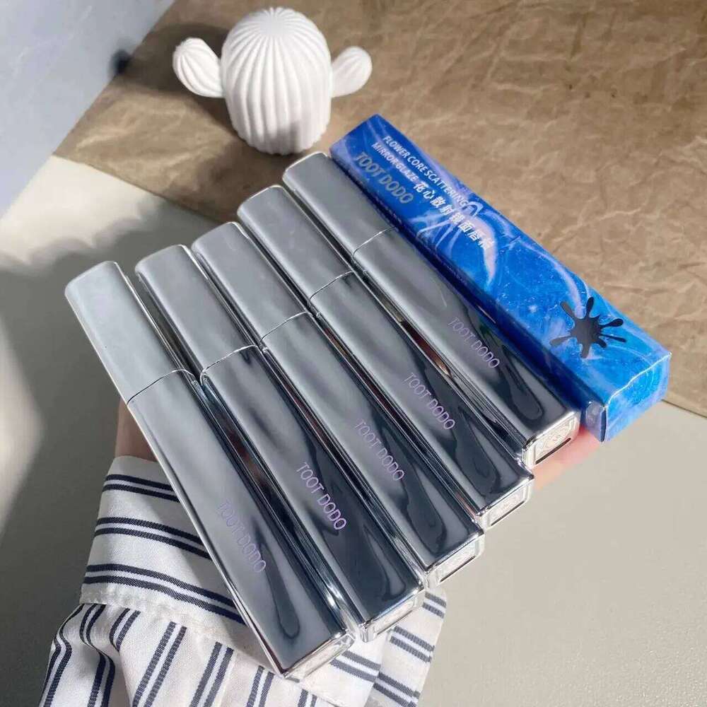 TOOT DODOT820 Floral Center Mirror Lip Gloss Is Bright Non Oily, Moisturizing, and Color Displaying. The Lips Are Watery, Tr Z260310