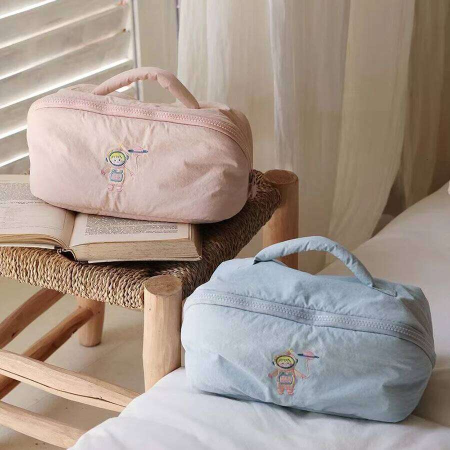 Portable Large Capacity Women's Cosmetic 2025 New Style Makeup Storage Cute Inner Organizer Wash Bag Pure Color XJ260310