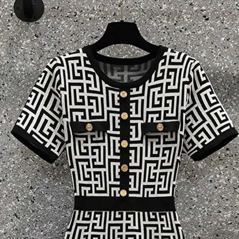 Fashionable Age Reducing Womens Skirt Spring and Summer New French Style Ice Silk Slimming Knitted Elegant Womens DressT260310