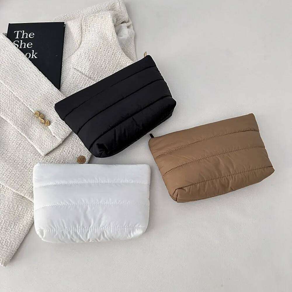 Casual Quilted Makeup Solid Color Large Capacity Travel Toiletry Zipper Puffy Padded Women Cosmetic Organizer Bag XJ260310