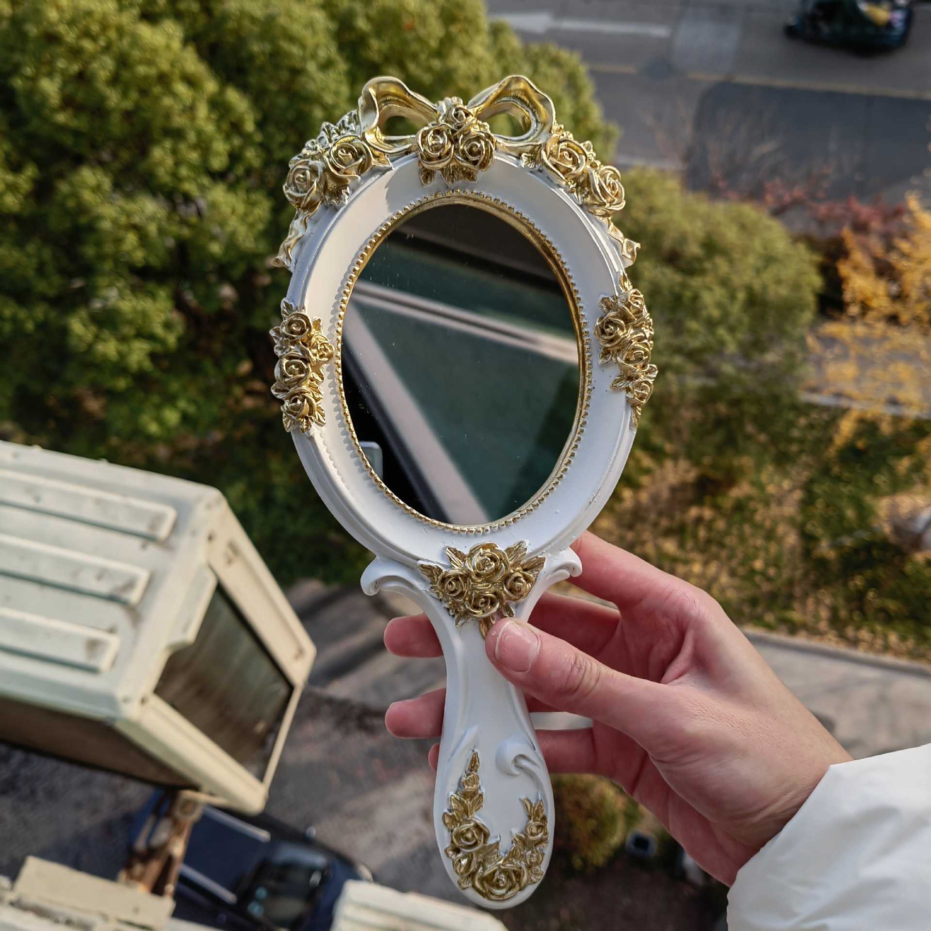 European handle mirror hand-held mirror hand-held mirror oval Hotel photo antique Baroque gold mirror T260310