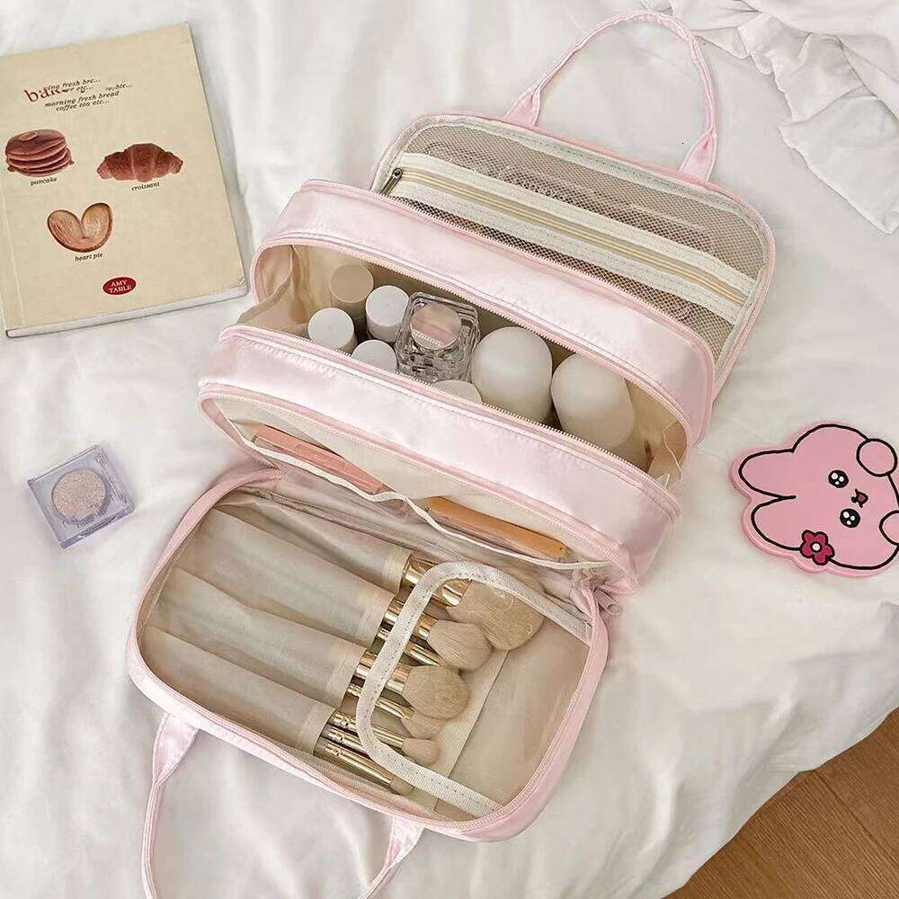 Large Capacity Portable Travel Cosmetic Bag Women's Lightweight Nylon Storage Organizer for Toiletries Easy to Carry Daily Use XJ260310