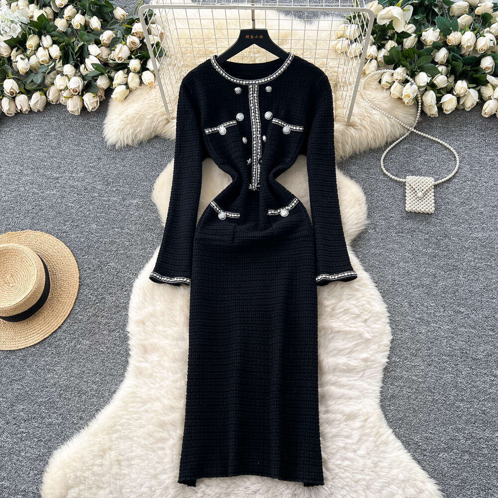 Women's dress 2026 autumn and winter French high-end style metal button waist slimming elegant knitted fabric