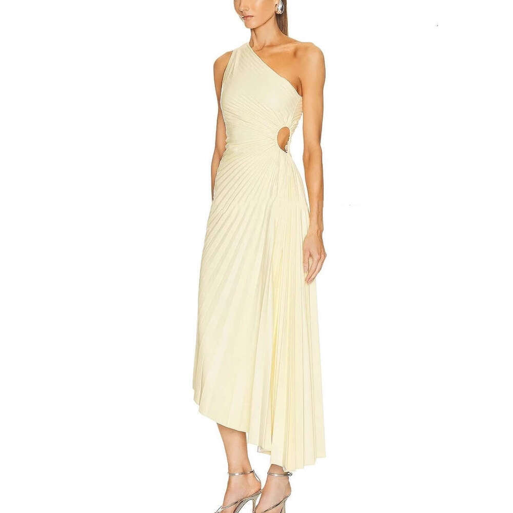 2026 spring and summer European and American niche fashion design goddess sexy one shoulder asymmetrical pleated long skirt