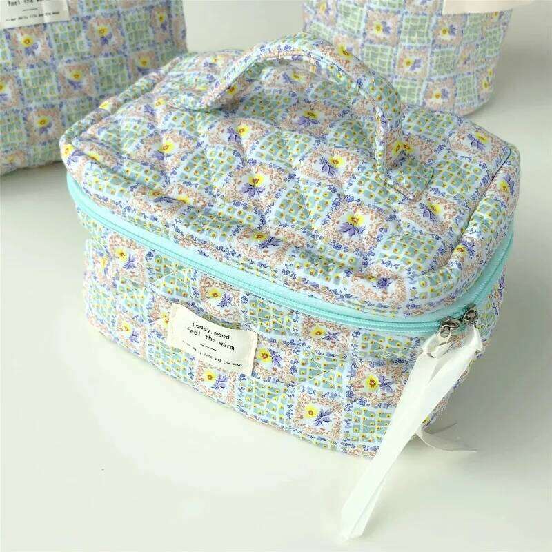 Green floral quilted large-capacity cosmetic portable storage toiletry cotton pencil makeup brush bag for female XJ260310