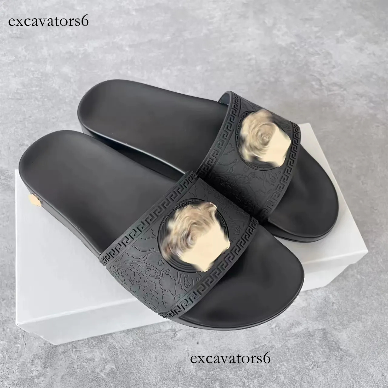 In-stock high-quality genuine leather fashionable versatile flat slippers men women, quick-drying comfortable for home and outdoor use