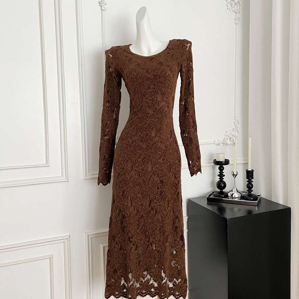 Designer's French retro style lace patchwork long sleeved dress for autumn and winter, slim fit and fashionable long skirt