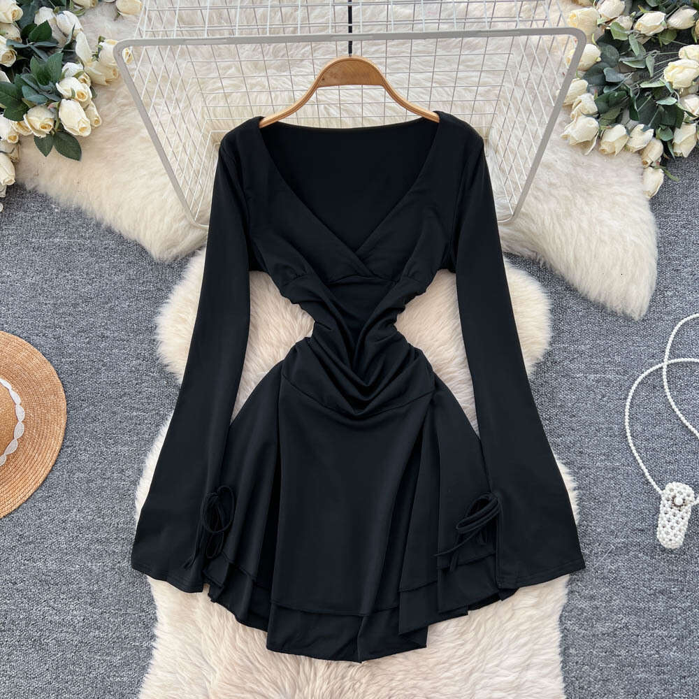 European and American Ins Women's 2026 Spring and Autumn Pure Sexy V-neck Waist Elegant Ruffle Black Dress