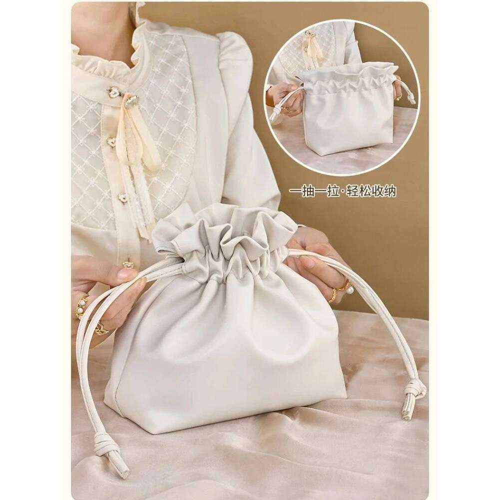 Ins Drawstring Makeup Woman Bag Large Capacity Skincare Storage Bags Portable Handbag Travel Cosmetic Organizer XJ260310