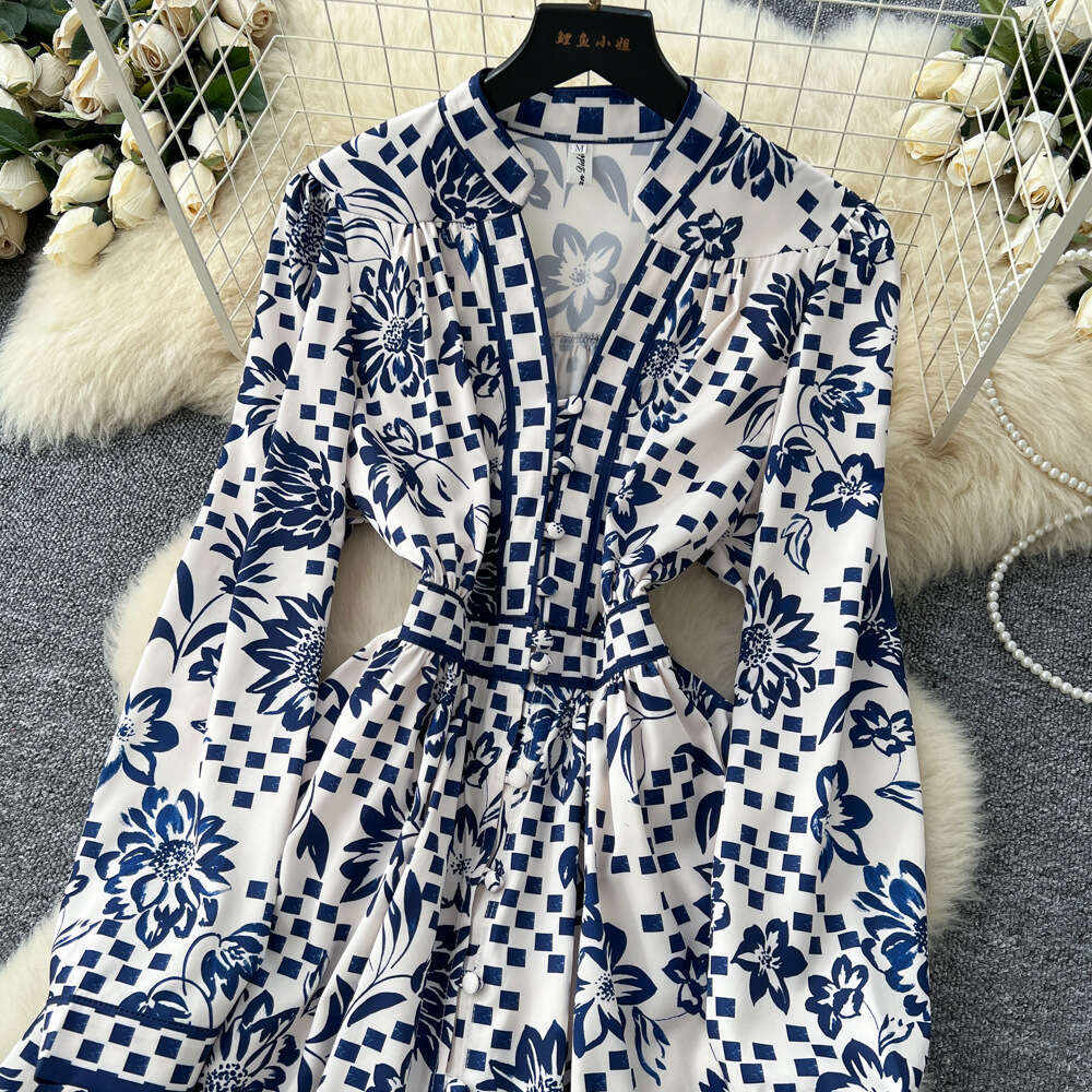 Cross-border French retro court style V-neck waist-cinching long-sleeve printed for women, autumn high-end slimming elegant A-line dress