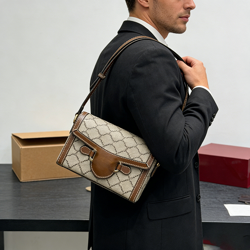 Luxury Mens Waist Bag Designer Bum Bag Retro Monogram Crossbody Phone Bag Belt Bag Outdoor Designer Shoulder Handbag For Women Letter Bum Bags Unisex Phone Bag