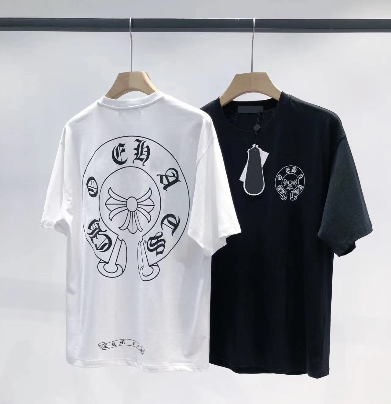 Summer short-sleeved brand T-shirts. Men's fashionable round-neck short-sleeved street-style casual T-shirts. Women's short-sleeved casual top T-shirts.