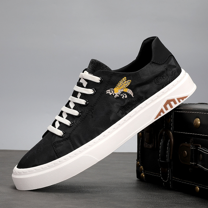 2026 New Embroidered Design Men's Shoes Fashion Breathable Versatile Canvas Shoes Lace Low Top Casual Shoes Free Shipping