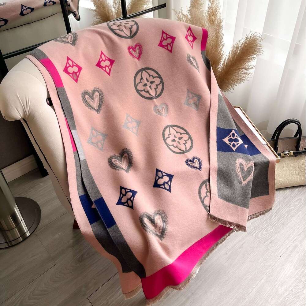 Autumn Winter Heart-Shaped Geometric Rhombus Fashion Imitation Cashmere Warm Women Scarf Short Beard Tassel Decoration Mid-Length Shawl