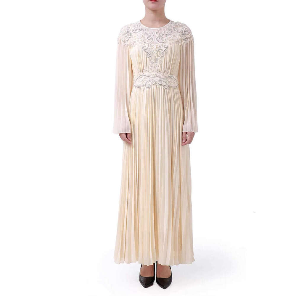 2026 autumn and winter new European and American niche light luxury elegant lace design pleated elegant fairy like long skirt