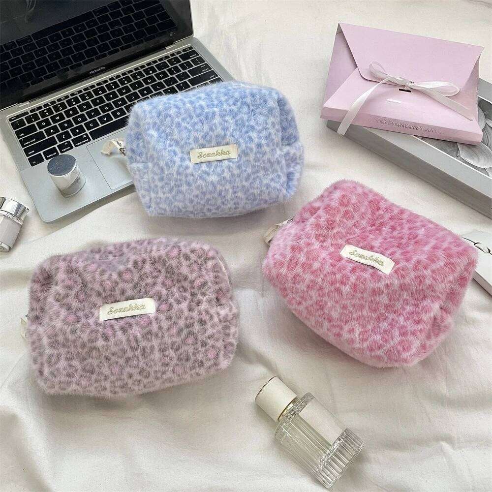 New autumn winter leopard print plush makeup bag Large Capacity Women Cosmetic Bag with Zipper Travel Clutch XJ260310