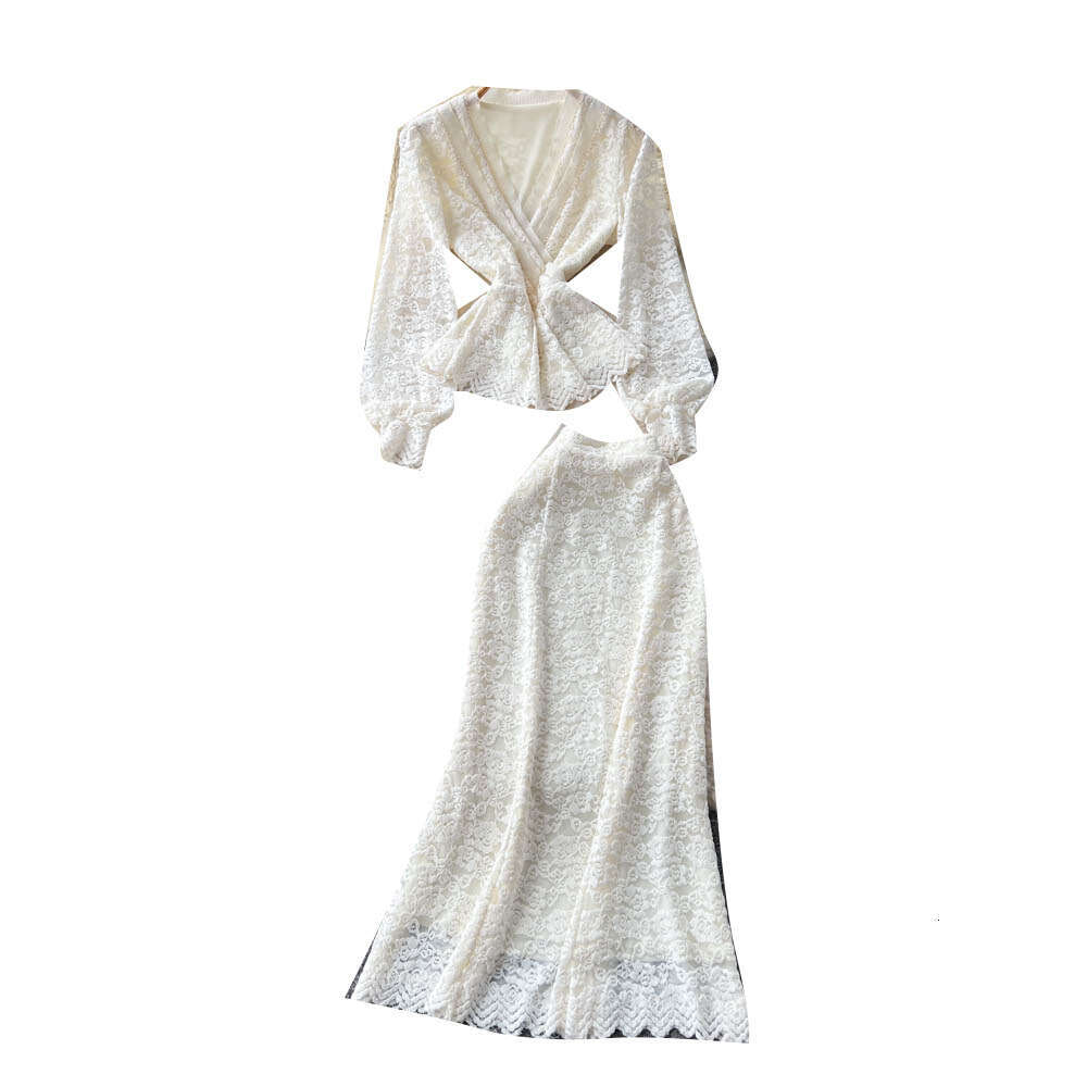 French elegant high-end socialite set with exquisite bead decoration, V-neck long sleeved waistband lace top and high waisted skirt