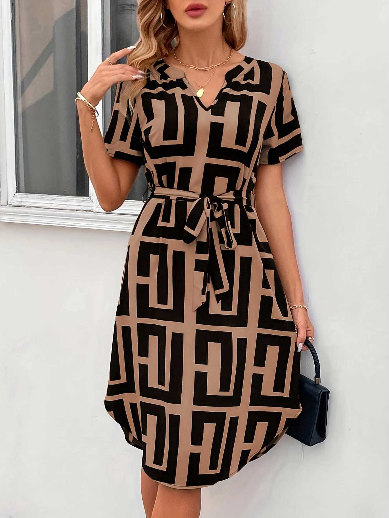 European and American temperament light and mature short sleeved plaid dress summer vacation small hem belt V-neck A-line midT260310