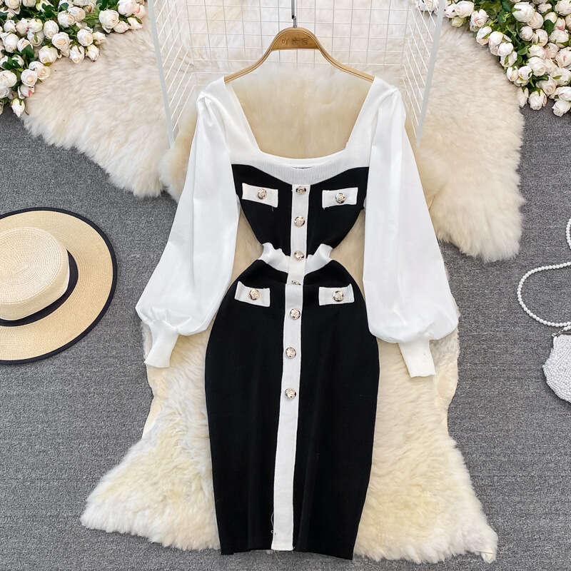 2026 French Retro Hepburn Style Waist Square Neck Knitted Long Dress Elegant Black and White Splicing Tight Dress