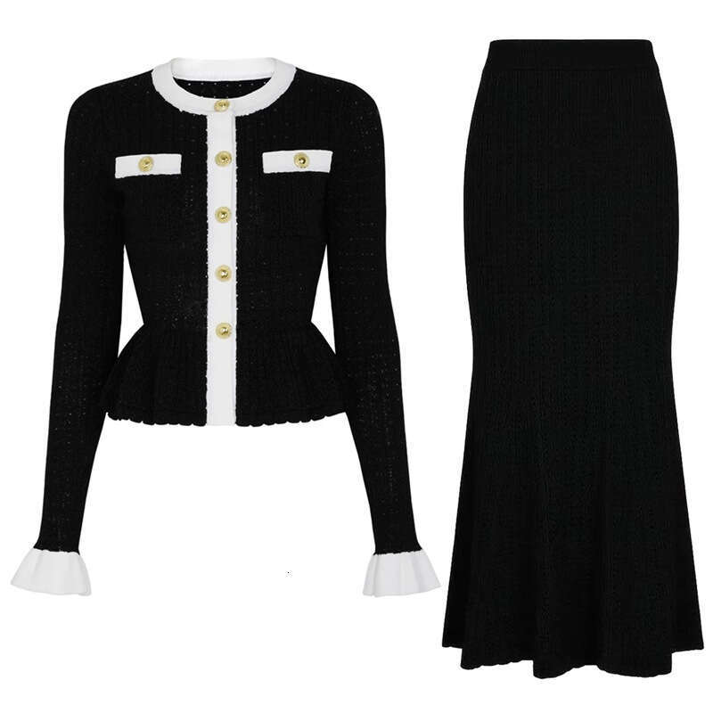 2026 autumn and winter designer fashionable and elegant color block knitted pleated top fish tail long skirt set