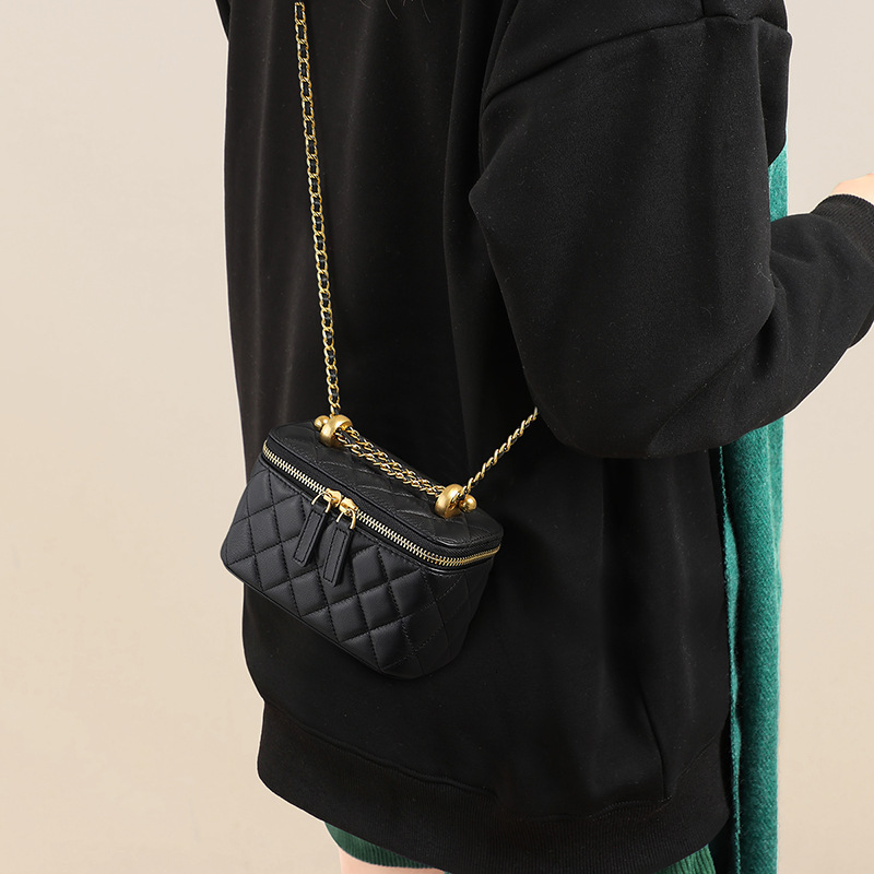 Spring/summer Golden Designer Bag Ball Seam Chain Bag Genuine Leather Top Luxury Fashion Shoulder Bag Women's Bag 2026 New Mini Lipstick Box Bag 